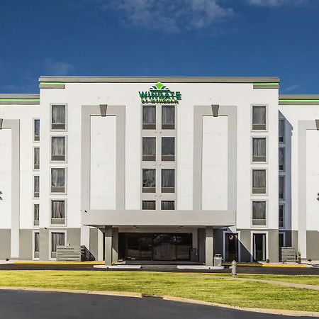 Wingate By Wyndham Louisville Airport Expo Center Экстерьер фото